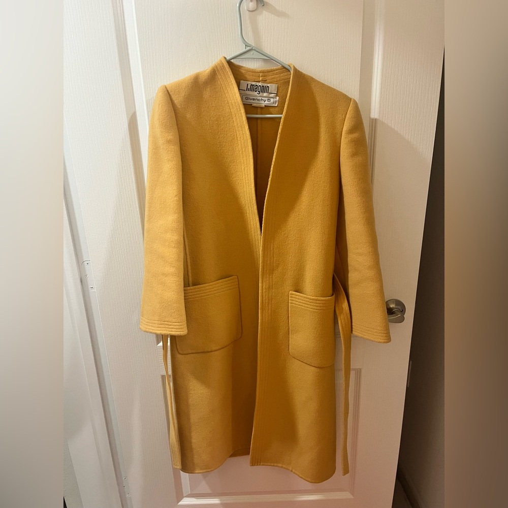 Givenchy made in Switzerland rare vintage 1980s coat size 36 or small